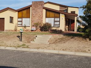 5 Bed House in Kuilsriver