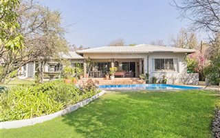 4 Bedroom House in Beverley Gardens