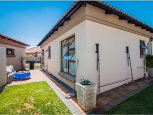 2 Bed Townhouse in Vanderbijlpark SE8