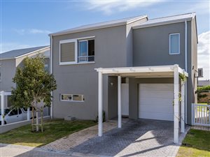 3 Bed Townhouse in Somerset Lakes