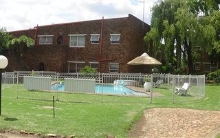 2 Bedroom Simplex in Atholl