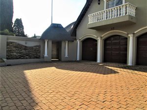 8 Bed House in Selcourt