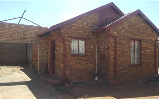 3 Bedroom House in Protea Glen