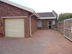 2 Bed Townhouse in Riebeeckstad