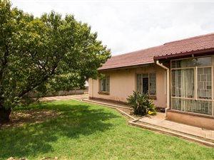 3 Bed House in Glenvarloch
