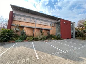 Commercial space in Ormonde