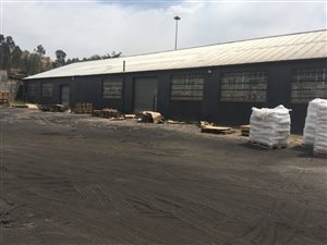 1000 m² Industrial space in Driehoek