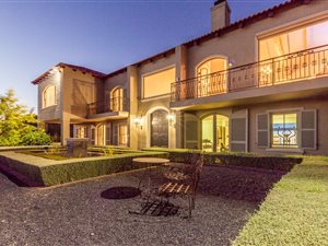 6 Bed House in Paarl