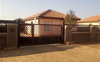 2 Bedroom House in The Orchards