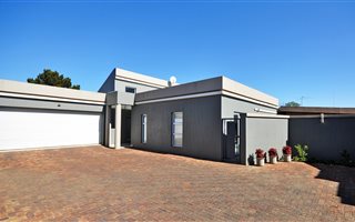 2 Bedroom Townhouse in Risiville
