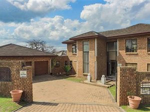 5 Bed House in Birdswood