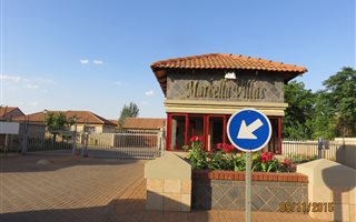 2 Bedroom Simplex in Willow Park Manor