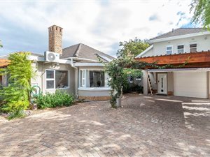 5 Bed House in Jacques Hill