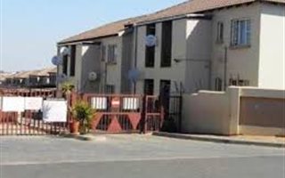 2 Bedroom Townhouse in Elspark