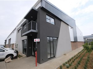 1009 m² Industrial space in Louwlardia