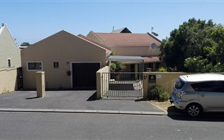 4 Bedroom House in Bizweni