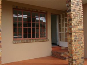 2 Bed Townhouse in Magalieskruin