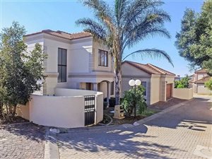 3 Bed Cluster in Ruimsig