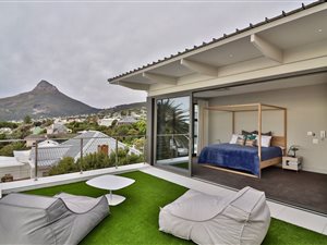 2 Bed Penthouse in Camps Bay