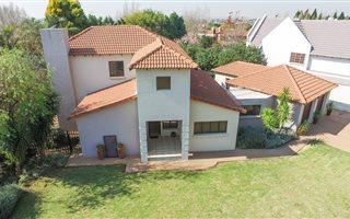3 Bedroom House in Silver Lakes Golf Estate