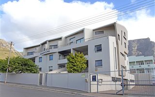 2 Bedroom Apartment in Vredehoek