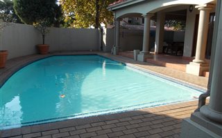 2 Bedroom Apartment in Pineslopes