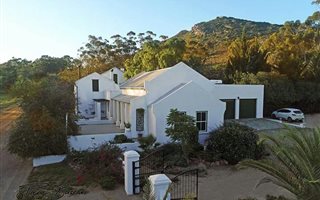 5 Bedroom House in Aurora