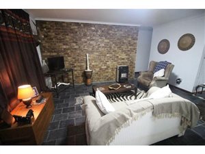 2 Bed Garden Cottage in Highlands North