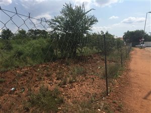 1.1 ha Land available in Montana Gardens