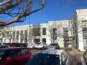 85 m² Commercial space in Somerset West Central