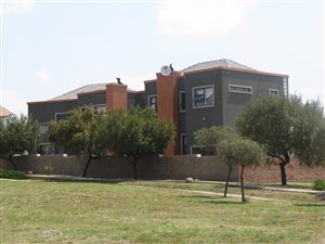 4 Bed House in Valleyview Estate
