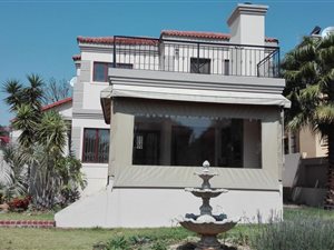 3 Bed Townhouse in Amorosa