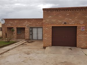 4 Bed House in Ezibeleni