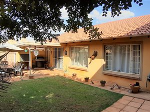 2 Bed Townhouse in Willow Park Manor
