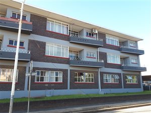 2 Bed Flat in Uitenhage Central