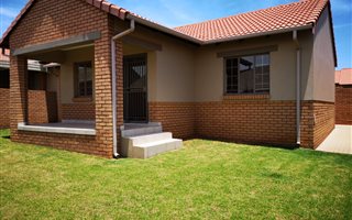 3 Bedroom Townhouse in Mooikloof Ridge
