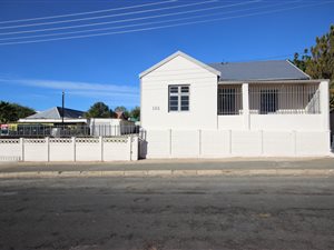 3 Bed House in Oudtshoorn Central