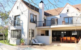 4 Bedroom House in Boschenmeer Golf Estate