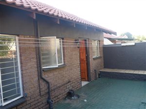 2 Bed Simplex in Sophiatown