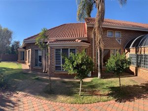 5 Bed House in Royldene