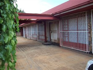 4 Bedroom House in Westonaria
