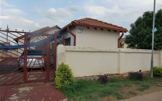 2 Bedroom House in Nellmapius