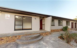4 Bedroom House in Mikro Park