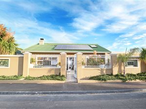 6 Bed House in Kingston