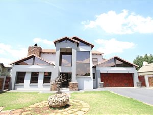 5 Bed House in Raslouw Glen