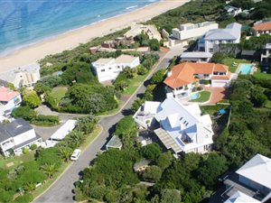 6 Bed House in Solar Beach