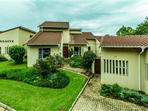 3 Bedroom Townhouse in Northcliff