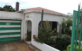 3 Bedroom House in Bezuidenhout Valley