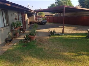 4 Bed House in Hermanstad