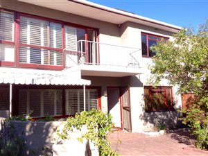 3 Bed Garden Cottage in Muizenberg